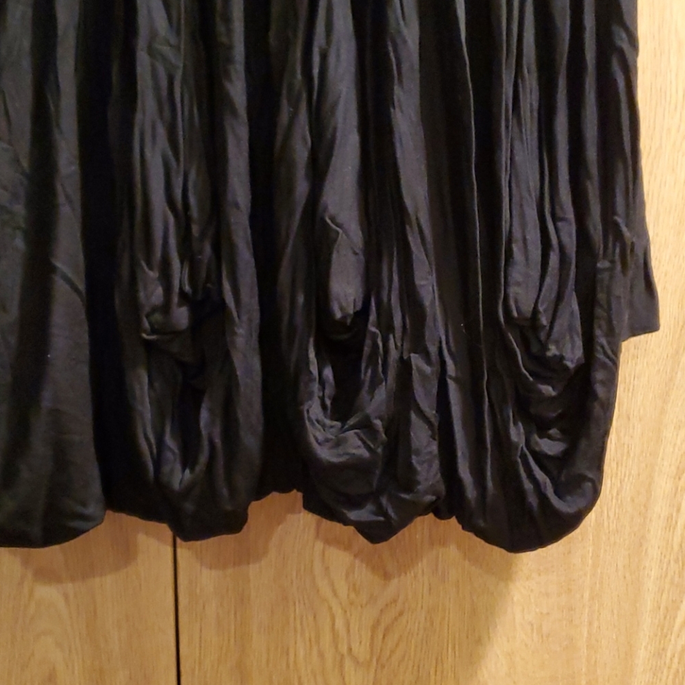 Saks Fifth Ave Women's Black Skirt - Picture 2 of 4